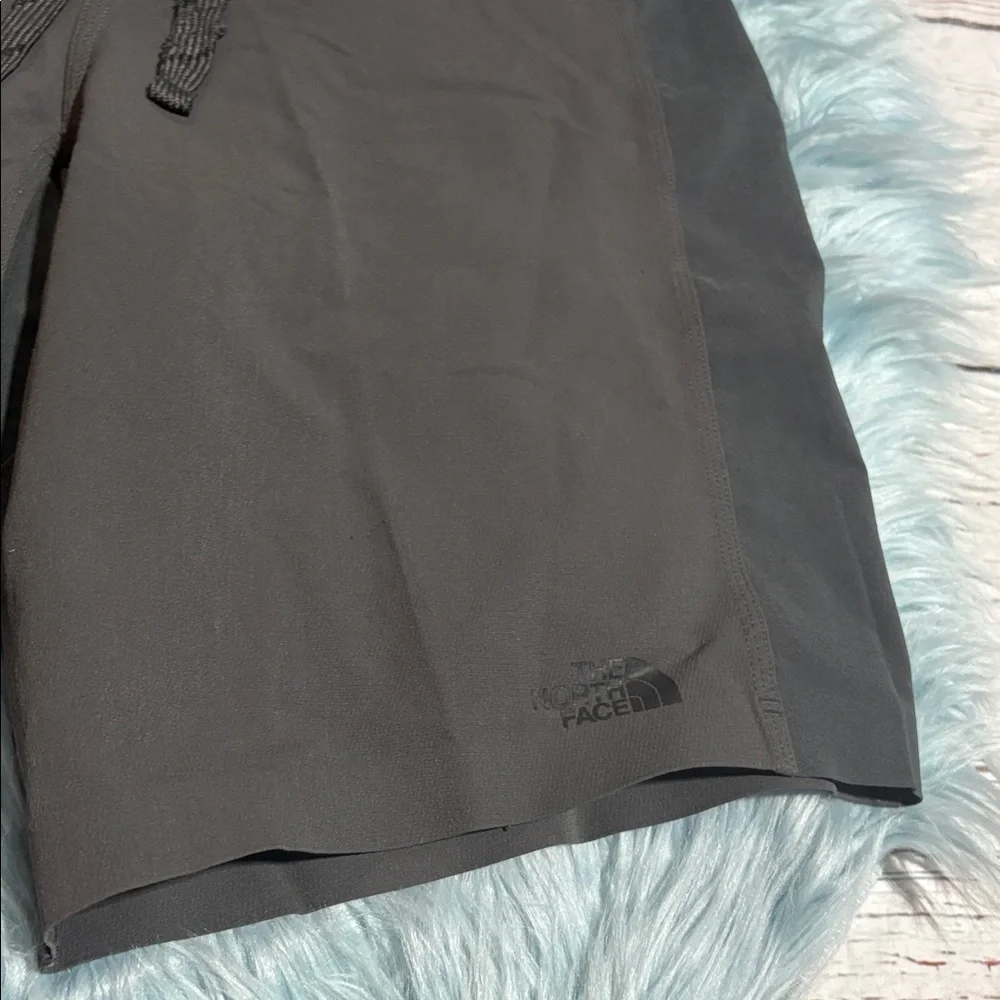 The North Face Black Men's Shorts sz 32